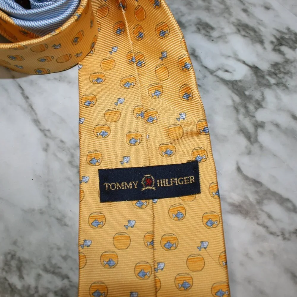 TOMMY HILFIGER Neck Tie Colorful Fish Bowl Fun Novelty Menswear Accessory Silk
